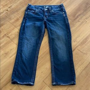 SILVER Brand Suki Mid Capri Capris JEANS size 28